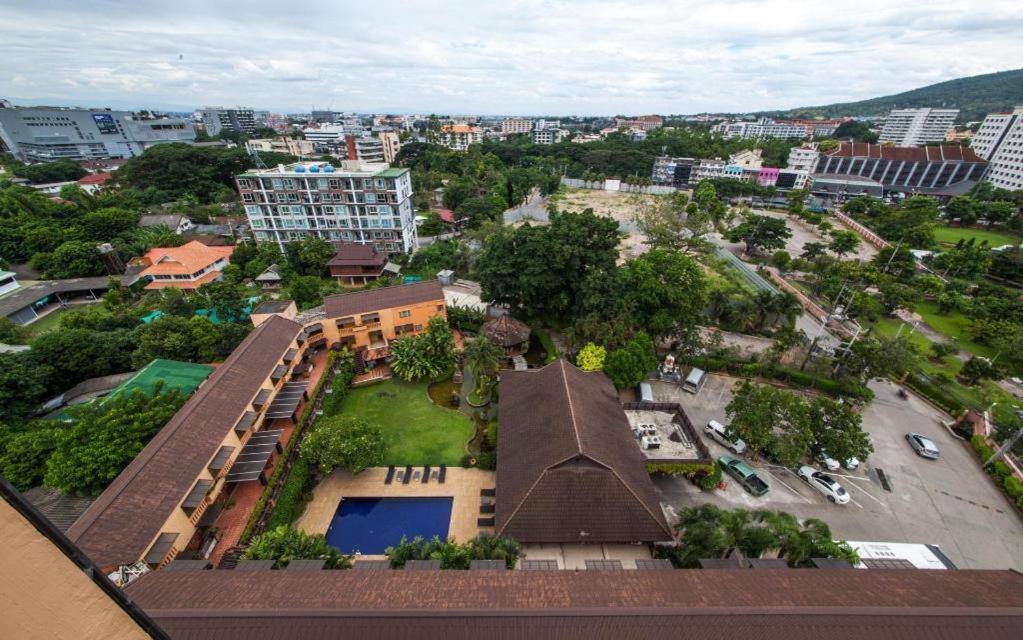 Holiday Garden Hotel Chiang Mai Dış mekan fotoğraf