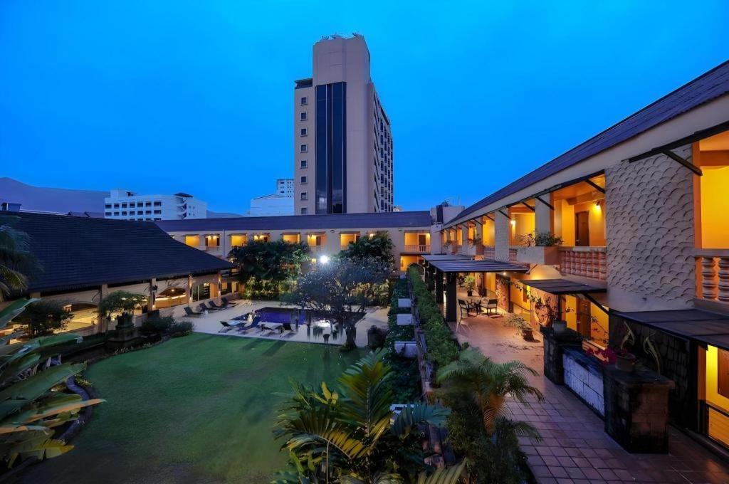 Holiday Garden Hotel Chiang Mai Dış mekan fotoğraf